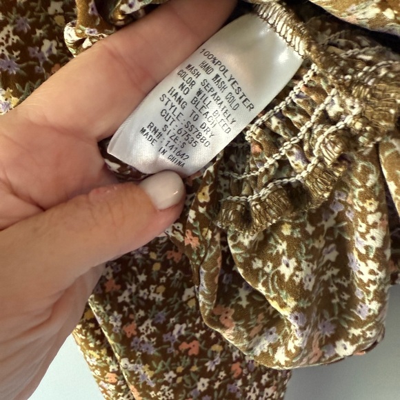 She + Sky Smocked Brown Floral Peasant Shirt - Size S - Picture 7 of 7